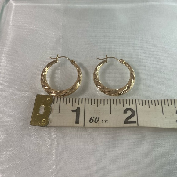 14K YELLOW GOLD vintage twisted hoop earrings REAL GOLD - Picture 7 of 13